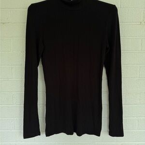Wilfred Black Fitted Long Sleeve Tee